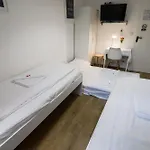 Pest-port 4 For 16 Person *