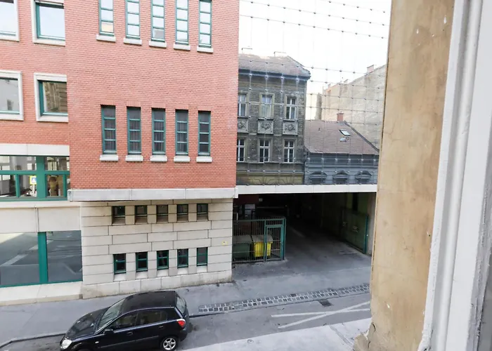 Pest-port 4 For 16 Person Apartment Budapest